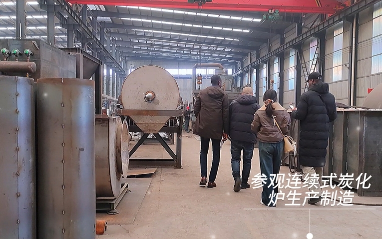 跨越萬裏尋合作,非洲客戶赴鞏義蜜桃视频APP在线观看考察連續式蜜桃成人影院免费线路二